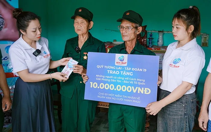 Hình ảnh biểu tượng hỗ trợ khách hàng, bao gồm biểu tượng trò chuyện, email và điện thoại